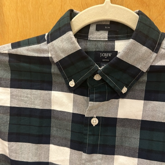 Men’s J.Crew Green Button Down - Picture 2 of 3